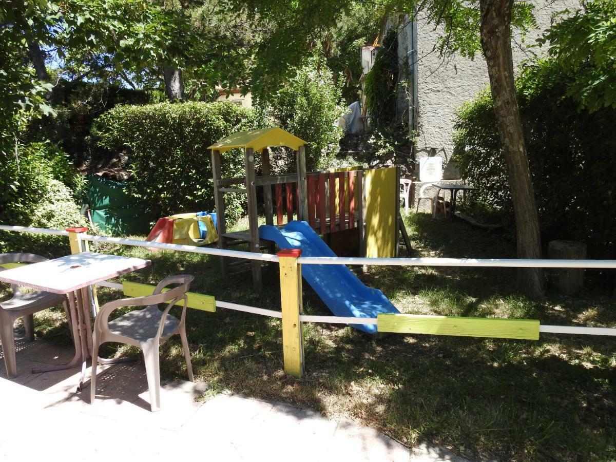 Camping Les Lavandes Darbres Экстерьер фото